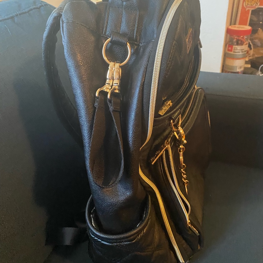 Itzy Ritzy boss plus diaper backpack - Picture 3 of 8